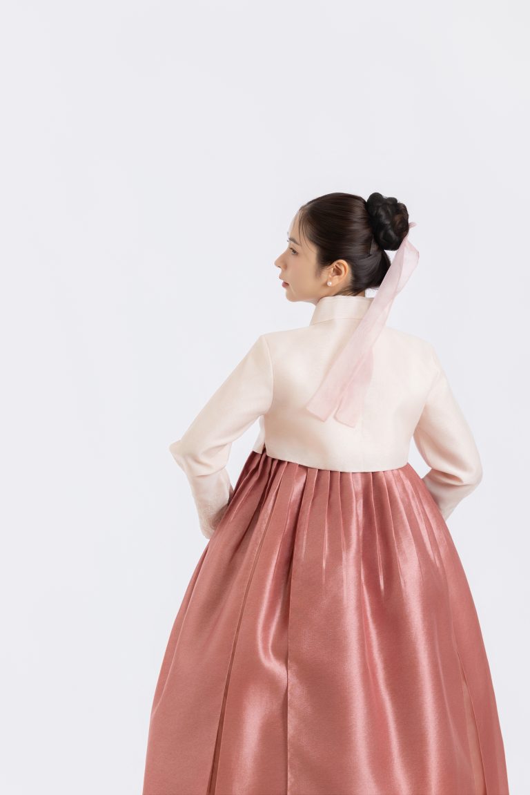 CÔNG CHÚA A1 hover layout