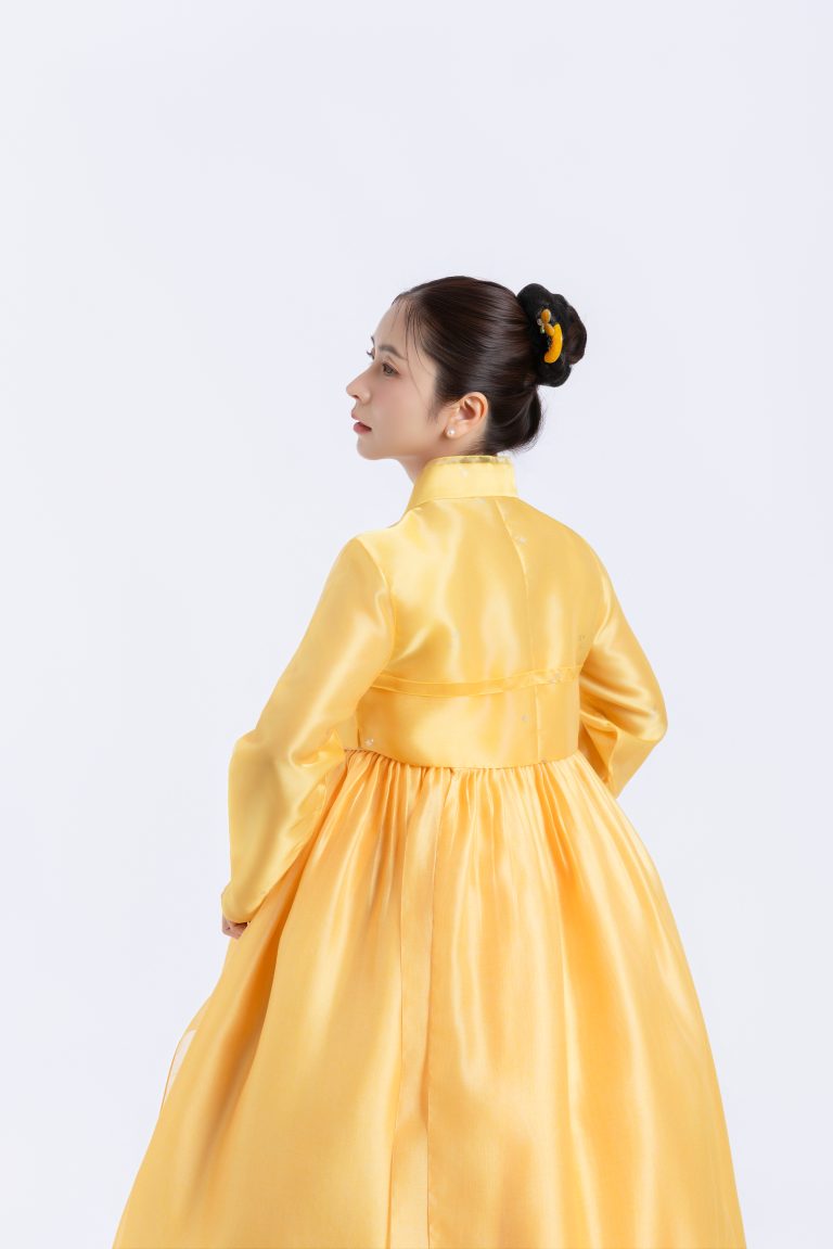 CÔNG CHÚA A4 hover layout