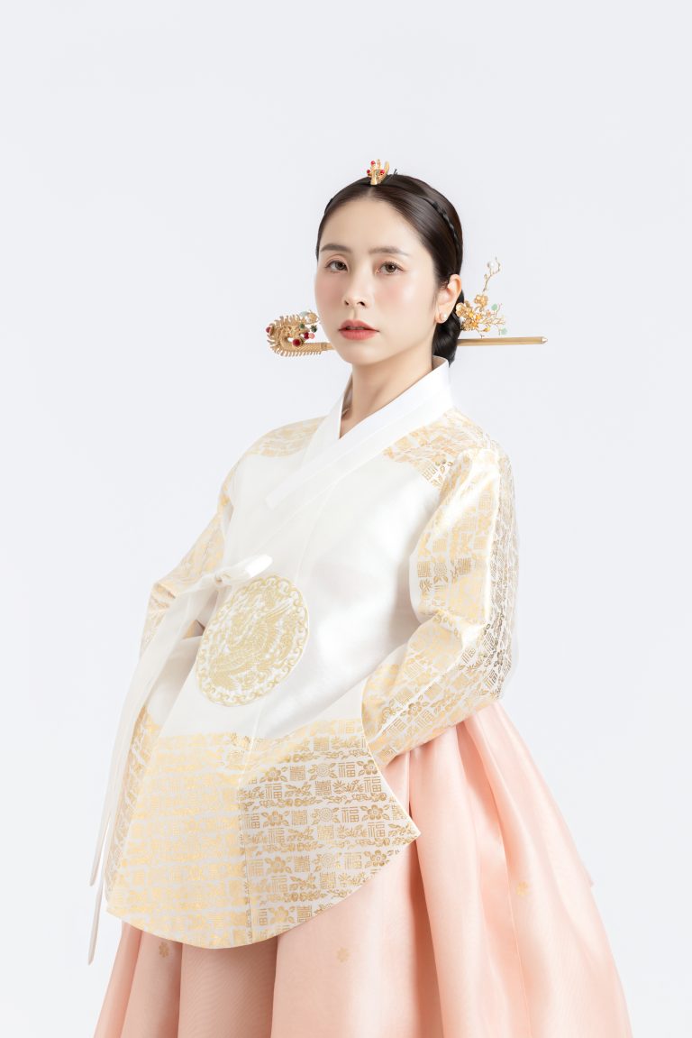 HOÀNG HẬU Q3 hover layout