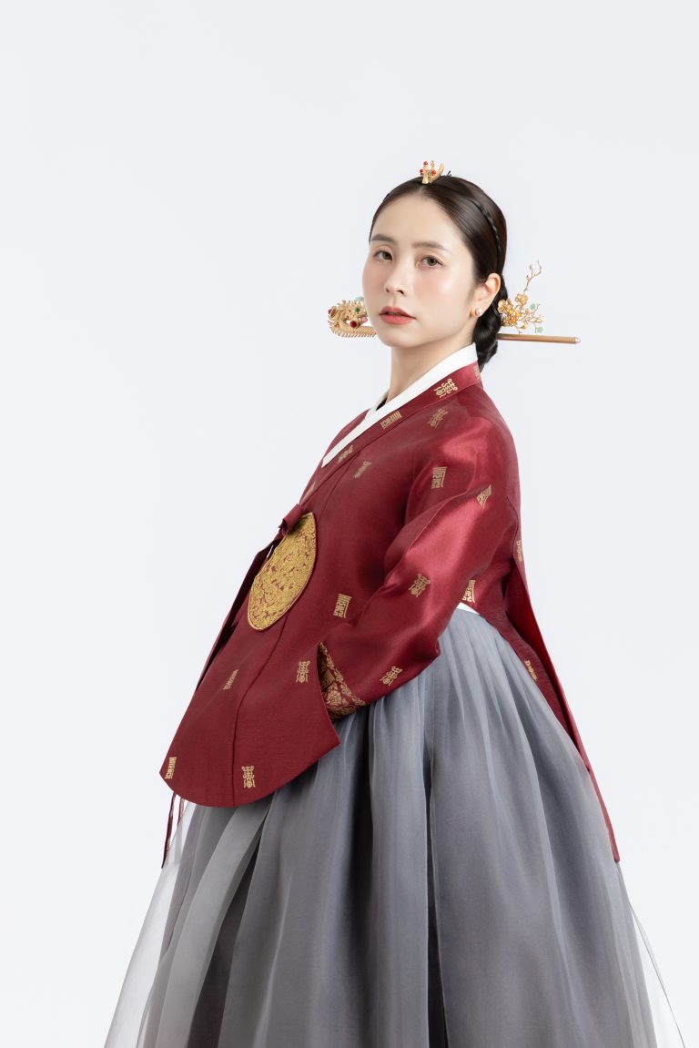 HOÀNG HẬU Q10 hover layout