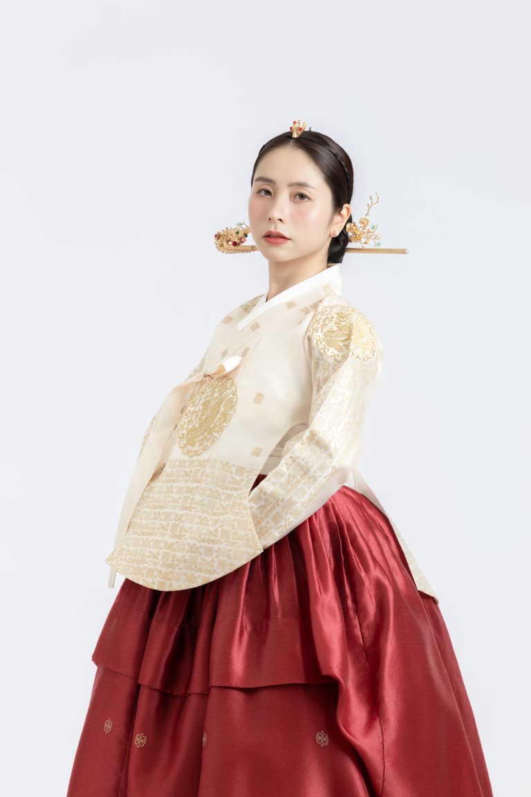 HOÀNG HẬU Q12 hover layout