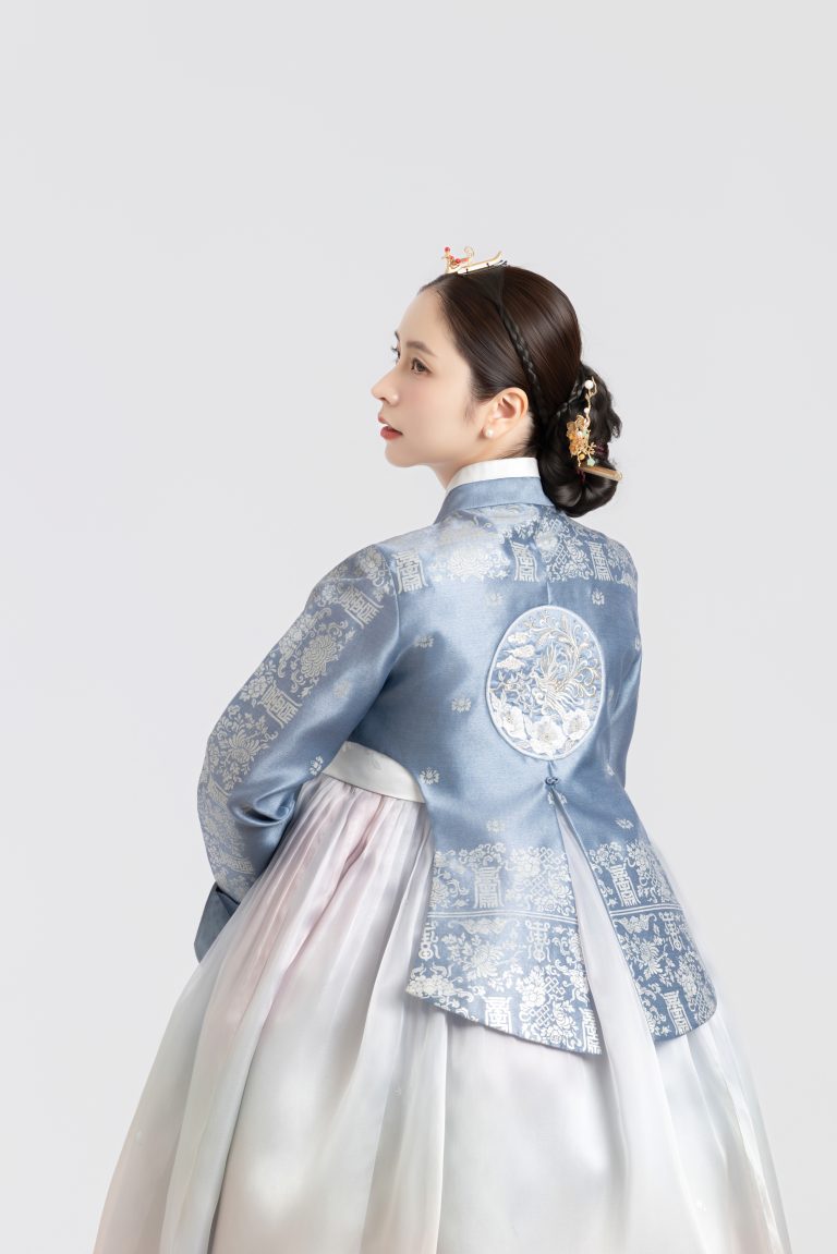 HOÀNG HẬU Q16 hover layout