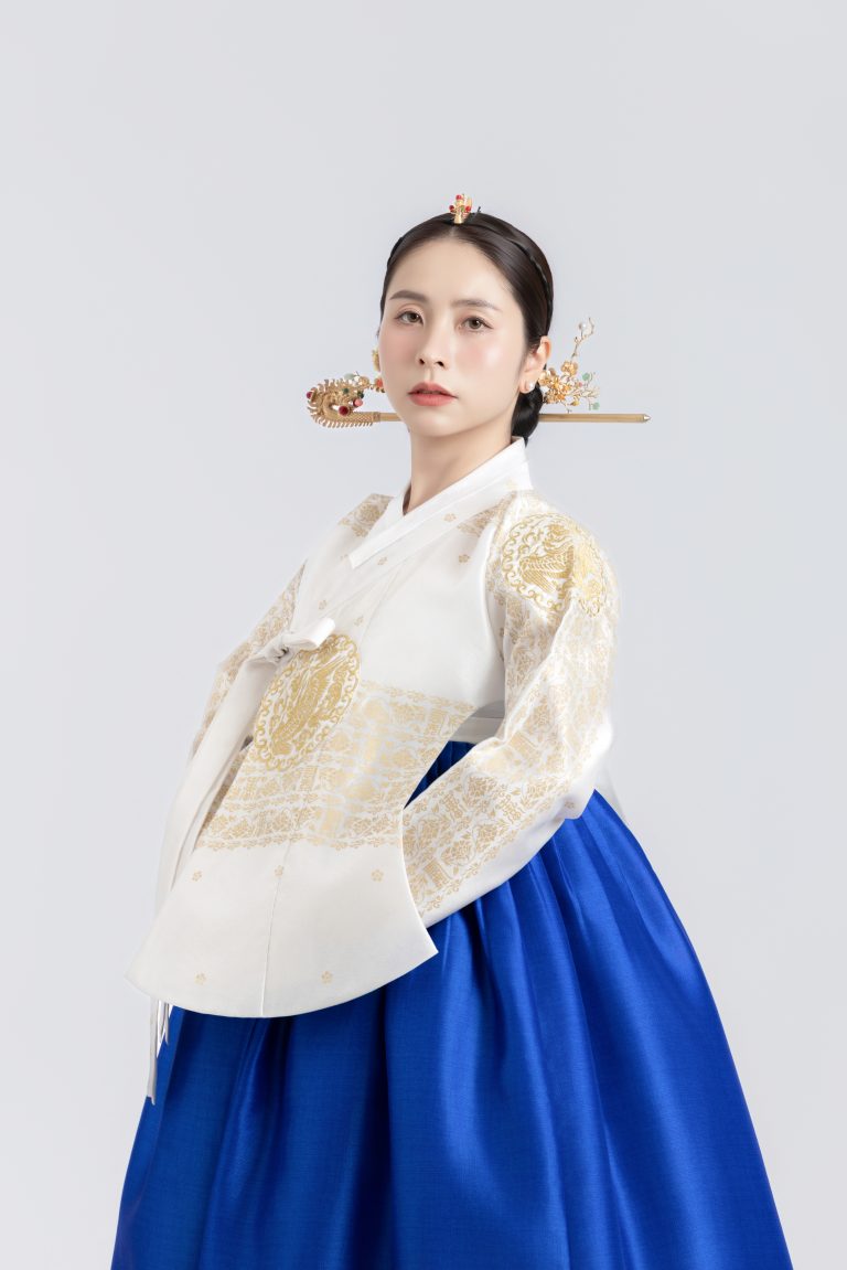 HOÀNG HẬU Q19 hover layout