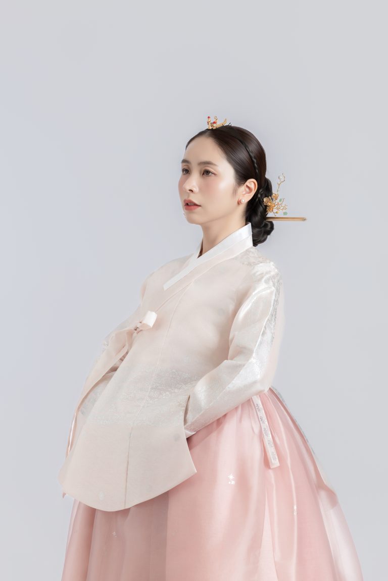 HOÀNG HẬU Q22 hover layout