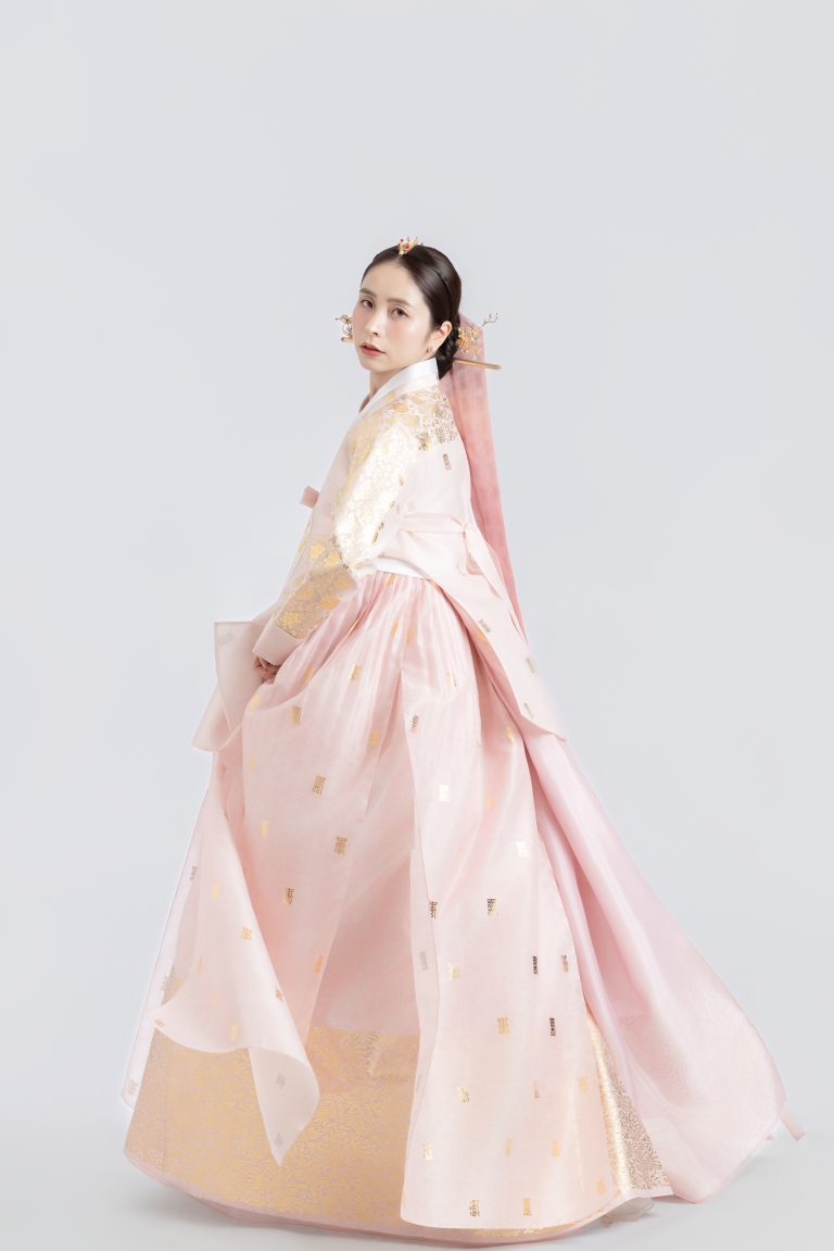 COMBO HOÀNG HẬU Q2 hover layout