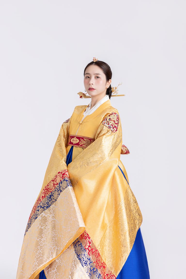 HOÀNG TỘC R4 hover layout