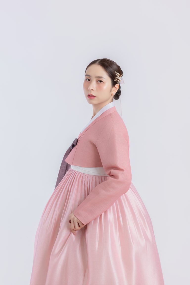 CÔNG CHÚA A11 hover layout