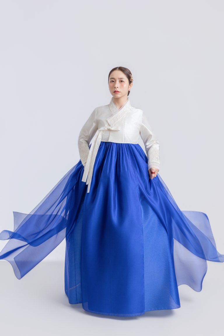 CÔNG CHÚA A17 hover layout