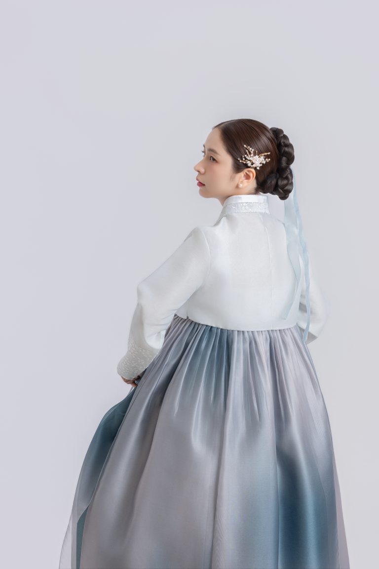 CÔNG CHÚA A18 hover layout