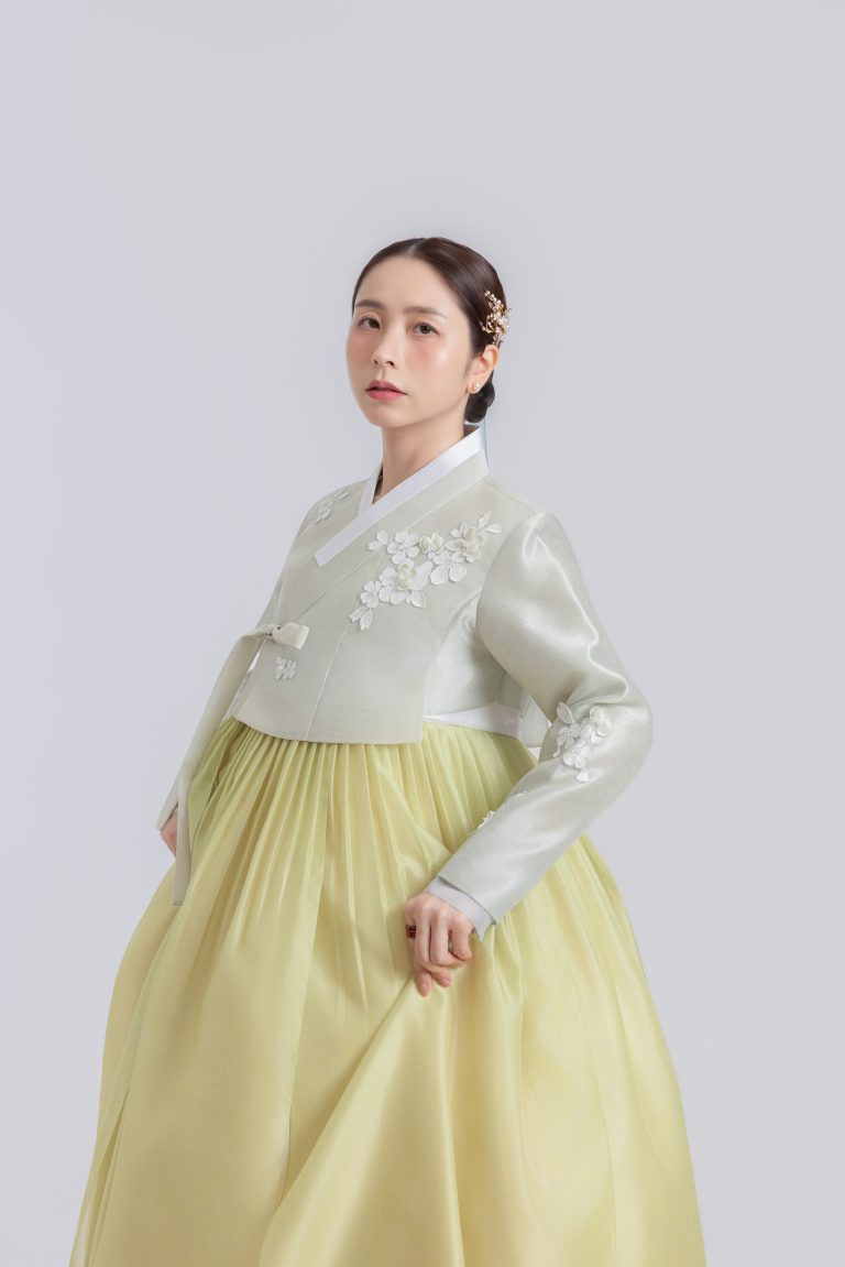 CÔNG CHÚA A19 hover layout