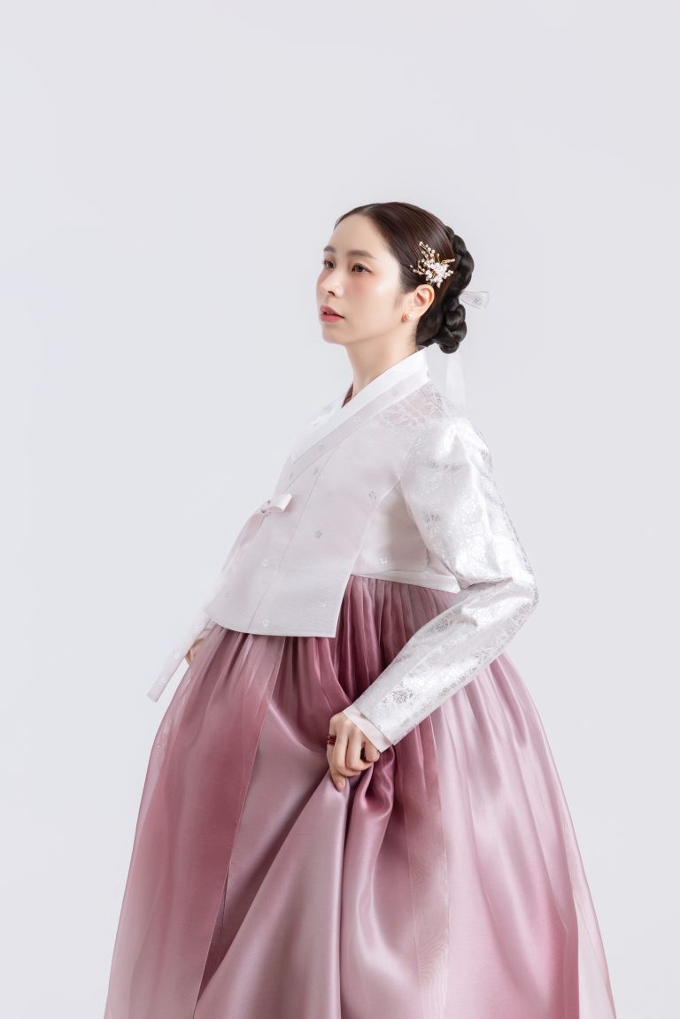 CÔNG CHÚA A20 hover layout