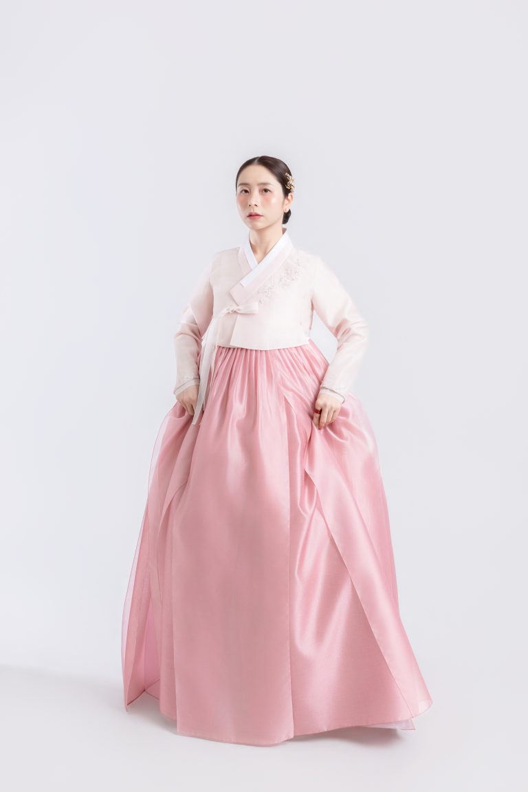 CÔNG CHÚA A22 hover layout