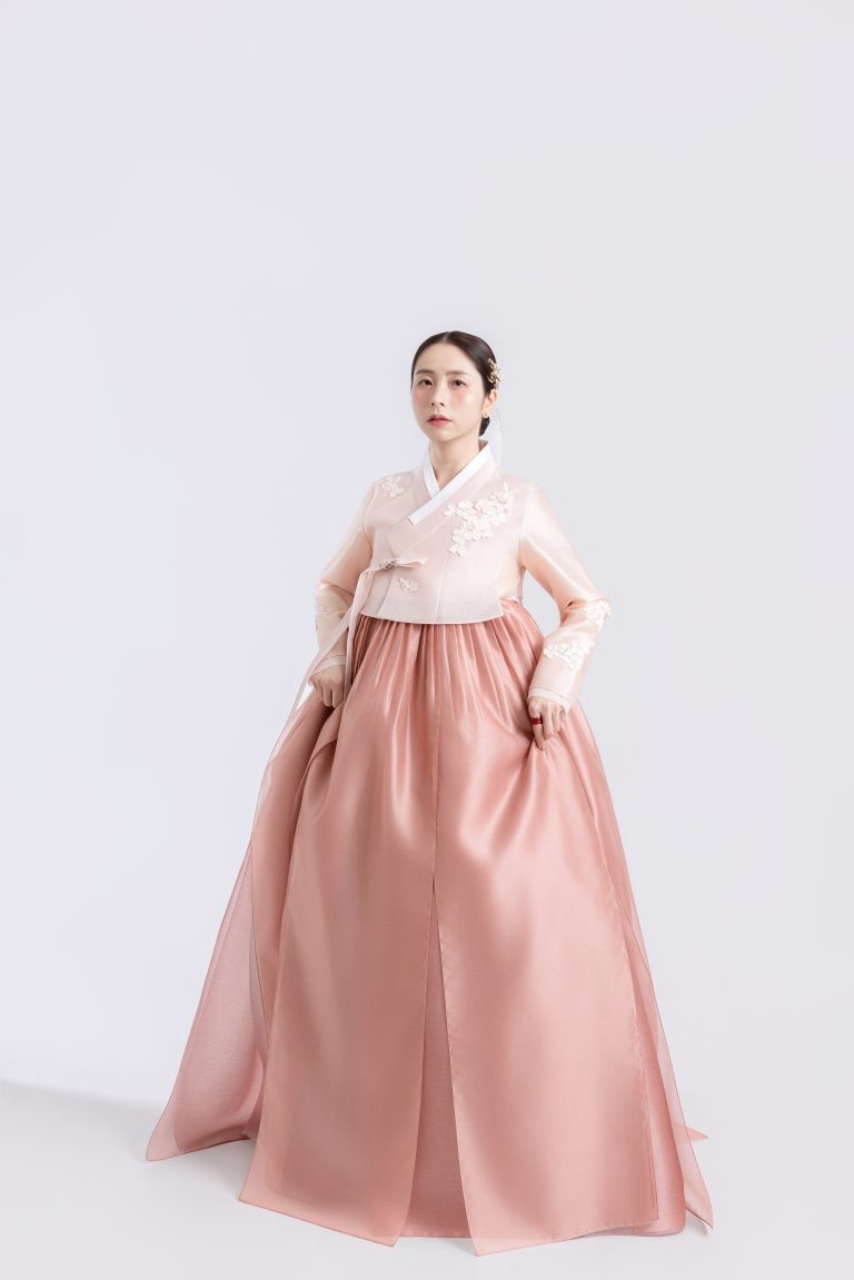 CÔNG CHÚA A24 hover layout