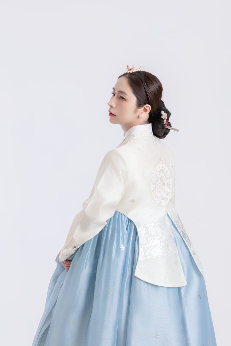 HOÀNG HẬU Q24 hover layout