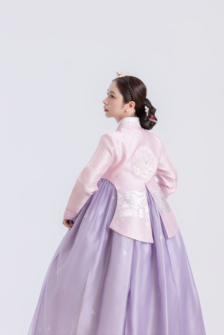 HOÀNG HẬU Q25 hover layout