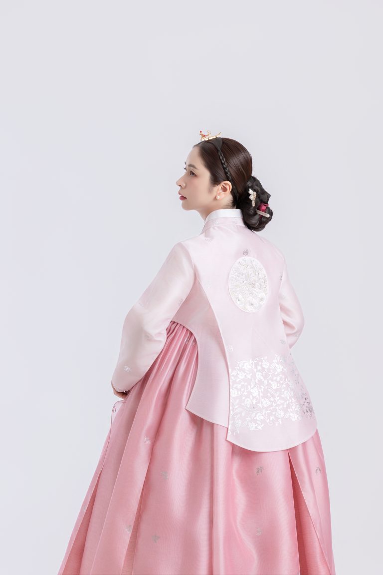 HOÀNG HẬU Q26 hover layout