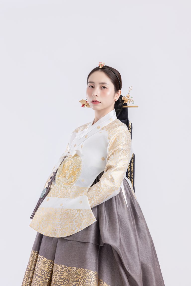 COMBO HOÀNG HẬU Q15 hover layout