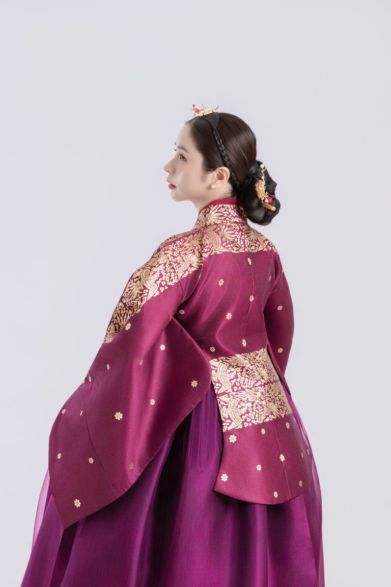 COMBO HOÀNG HẬU Q18 hover layout