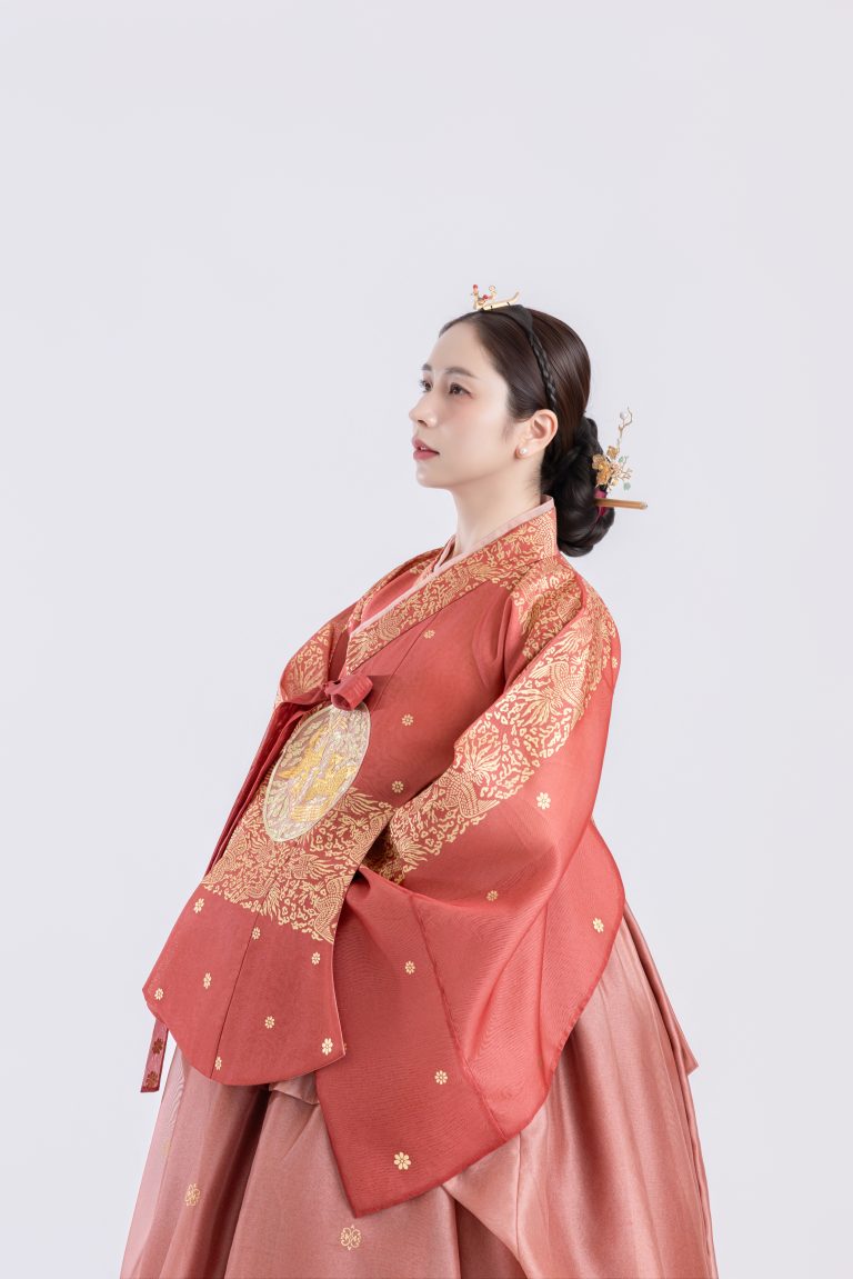 QUEEN COMBO Q19 hover layout