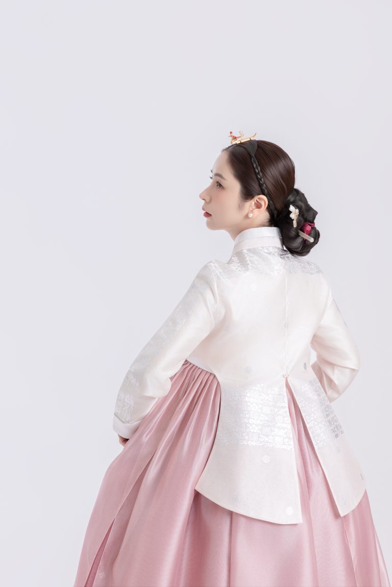 HOÀNG HẬU Q27 hover layout