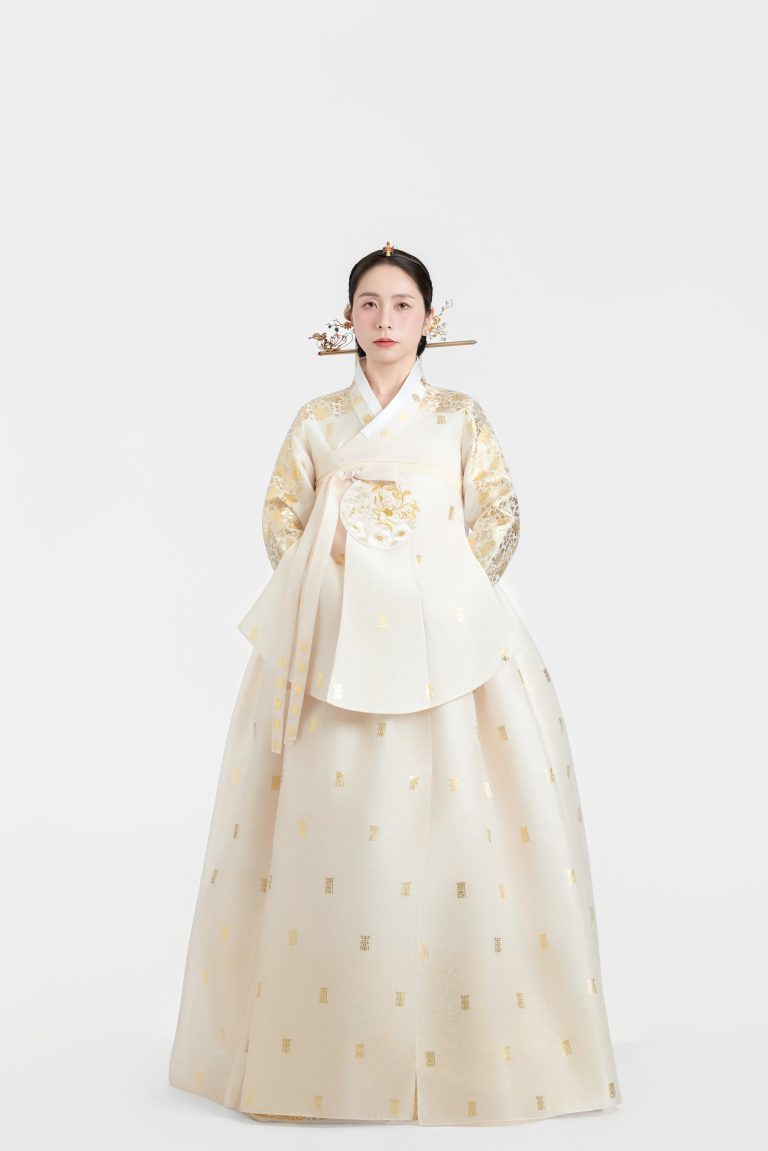 COMBO HOÀNG HẬU Q4