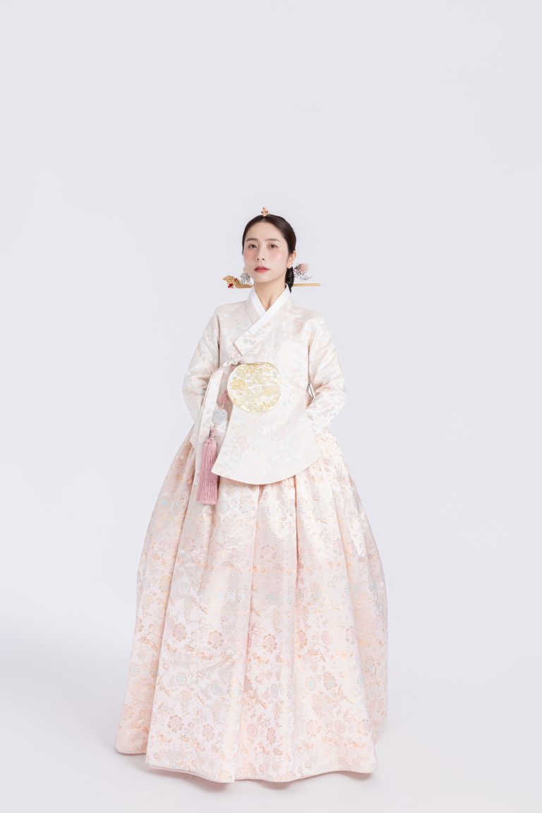 COMBO HOÀNG HẬU Q6